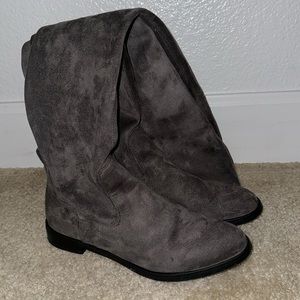 Kenneth Cole Suede Gray Knee High Boots. 6. 5 women.